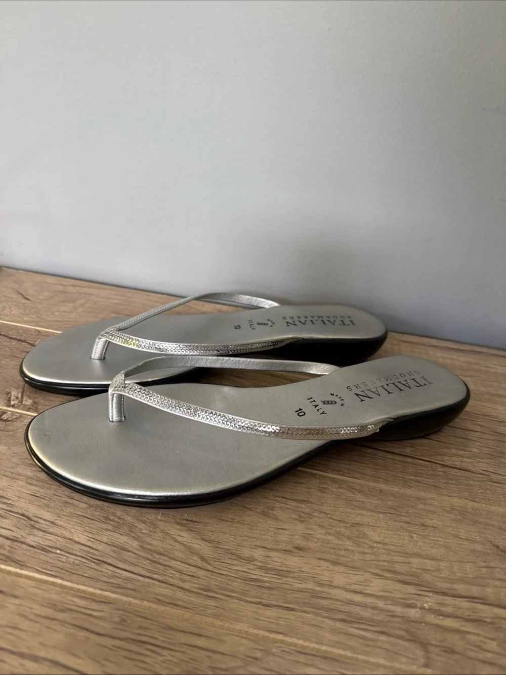 ITALIAN SHOEMAKERS Sandals Women 10 Slide Silver Faux Leather Sequin Embellished